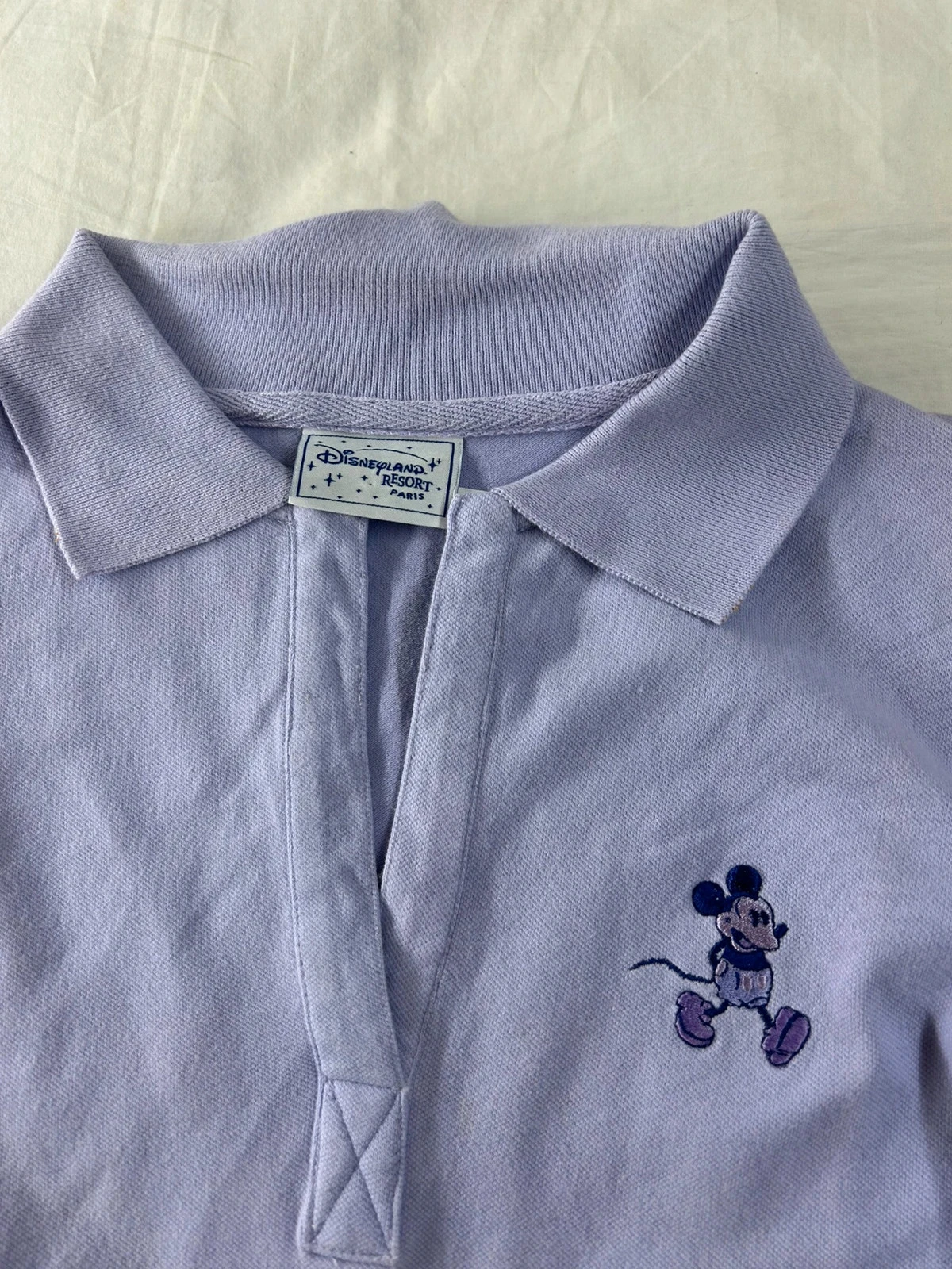 Polo violeta Lila Disneyland resort paris estilo retro Y2K logo bordado talla M – photo 3